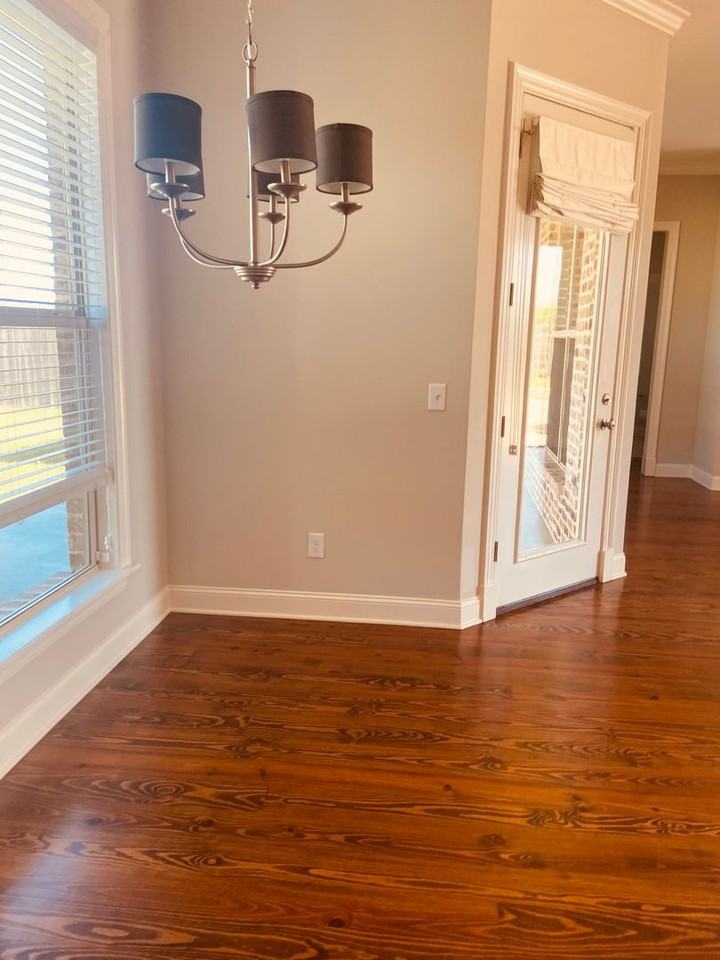 220 Buttonwood Ln - Photo 4 of 14