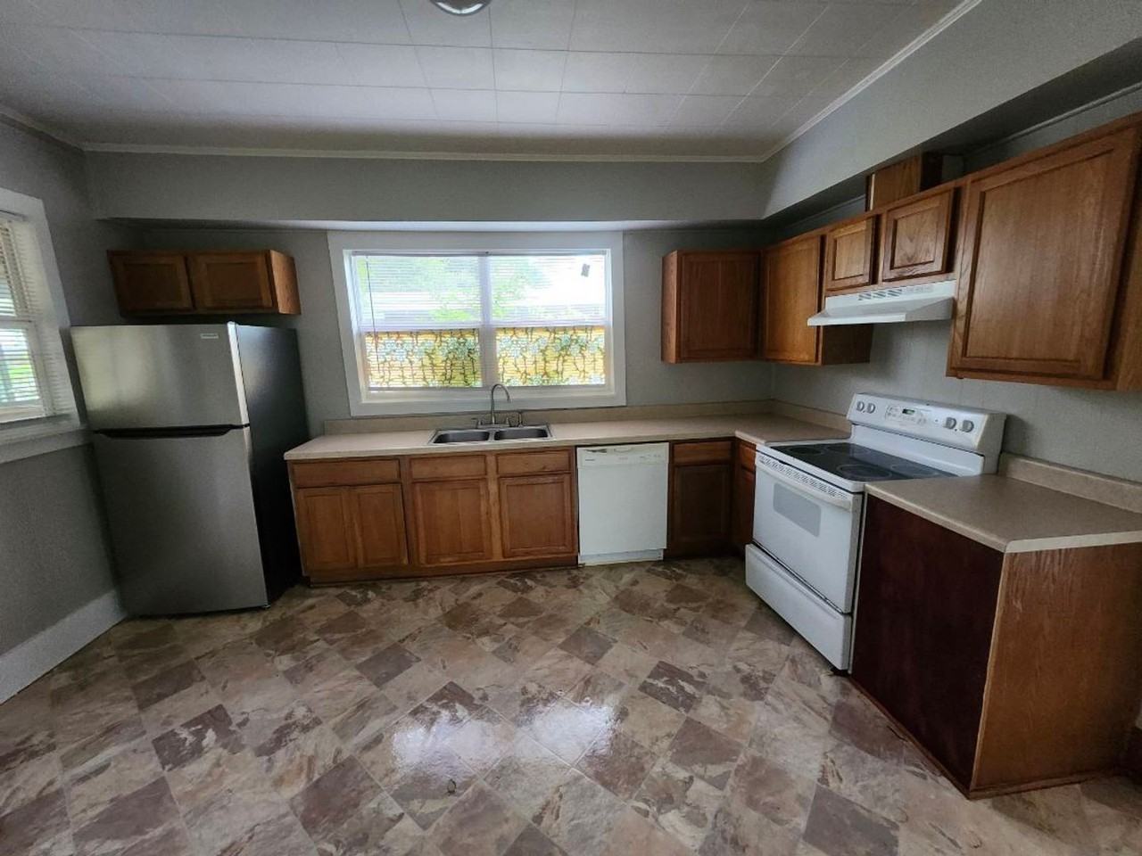 1711 Wisteria St - Photo 7 of 12