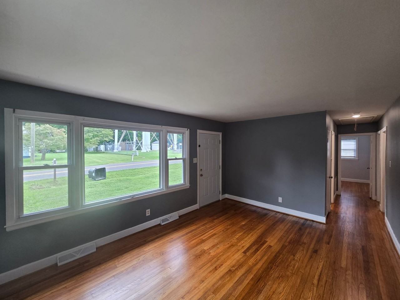 110 S Eleventh St - Photo 2 of 15