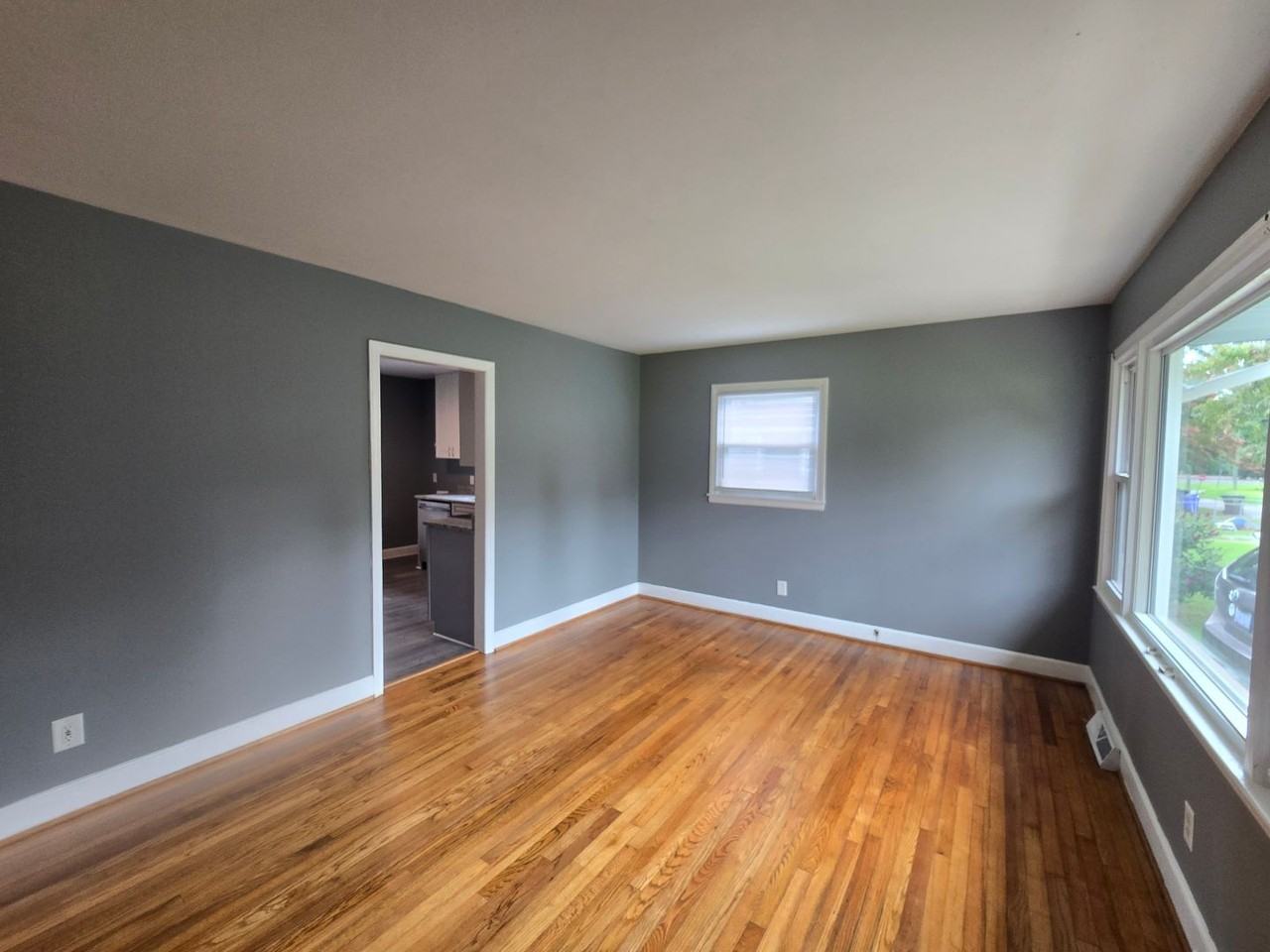 110 S Eleventh St - Photo 3 of 15