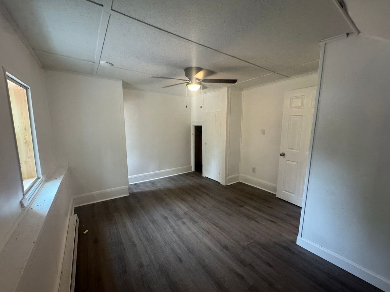 7547 E Lake St - Photo 4 of 16