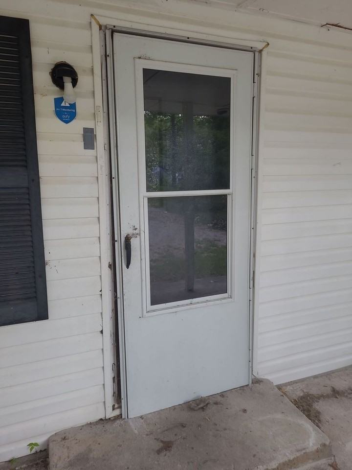 1029B Grays Dr - Photo 4 of 23