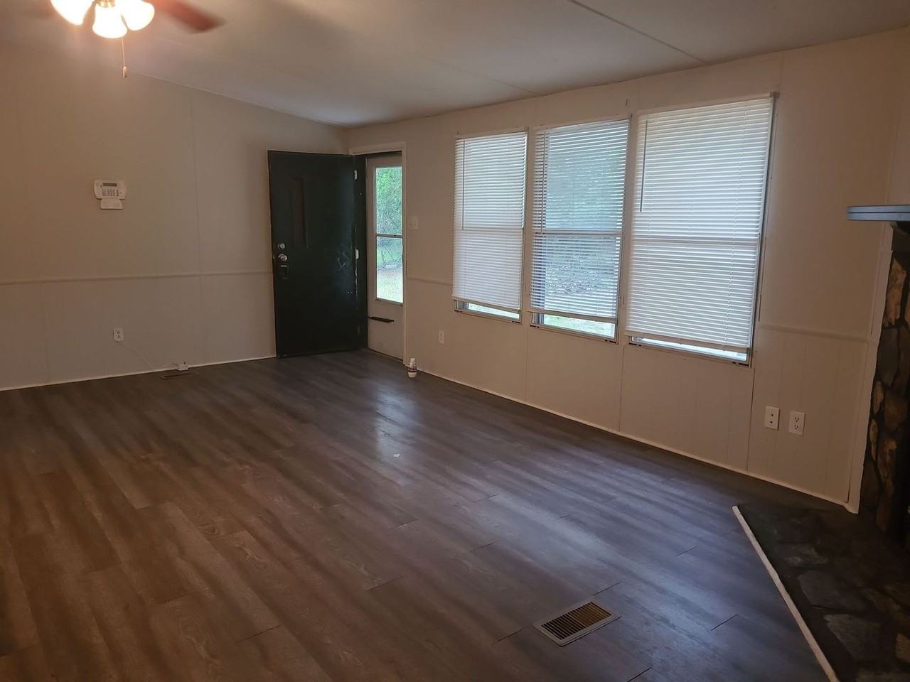 1029B Grays Dr - Photo 6 of 23