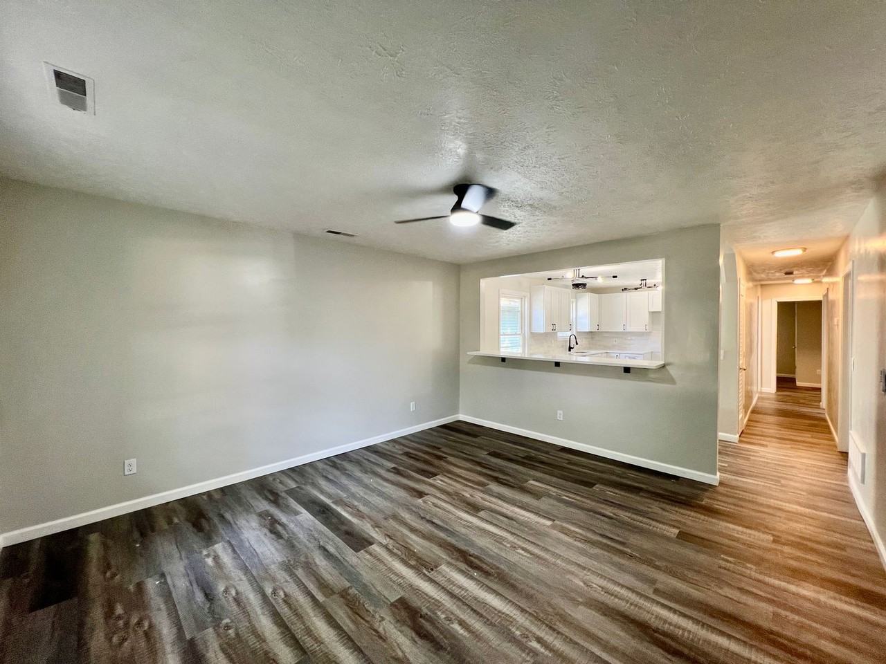 28 Sycamore Dr - Photo 3 of 21