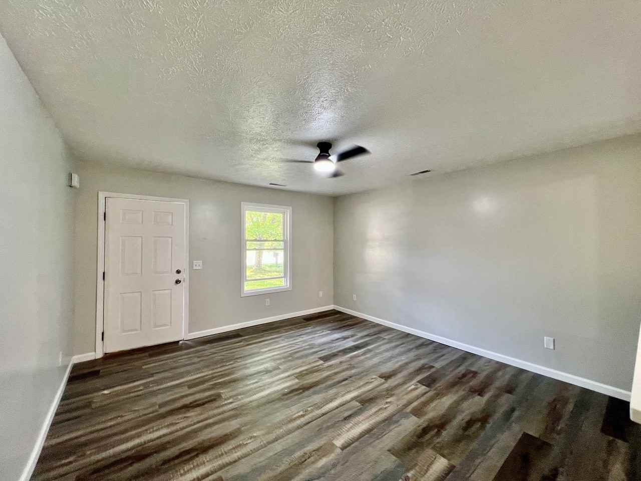 28 Sycamore Dr - Photo 5 of 21