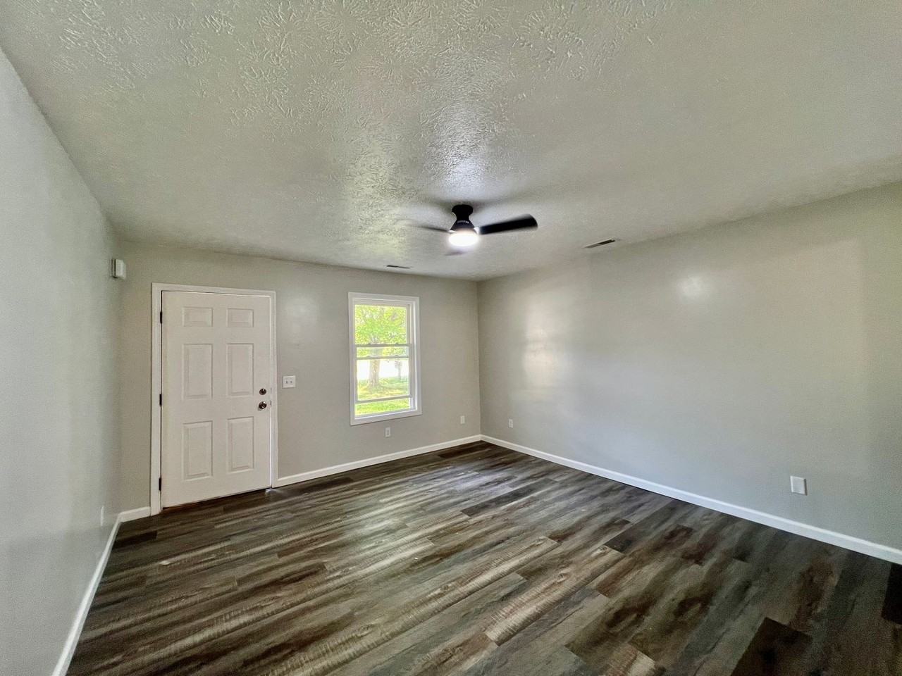 28 Sycamore Dr - Photo 6 of 21