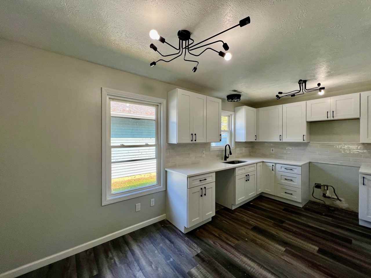 28 Sycamore Dr - Photo 7 of 21