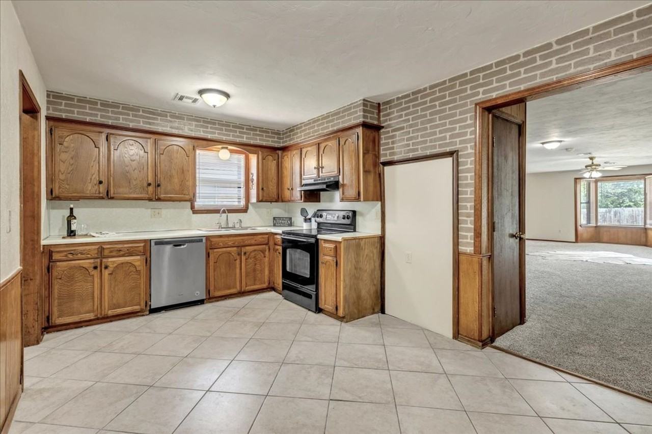 4121 Monica Dr - Photo 3 of 26