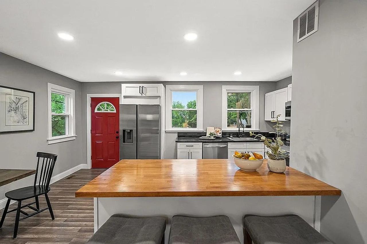 5811 Bramble Avenue - Photo 7 of 43