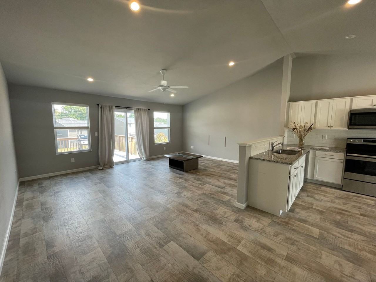 10381 Schrier Ln - Photo 2 of 21