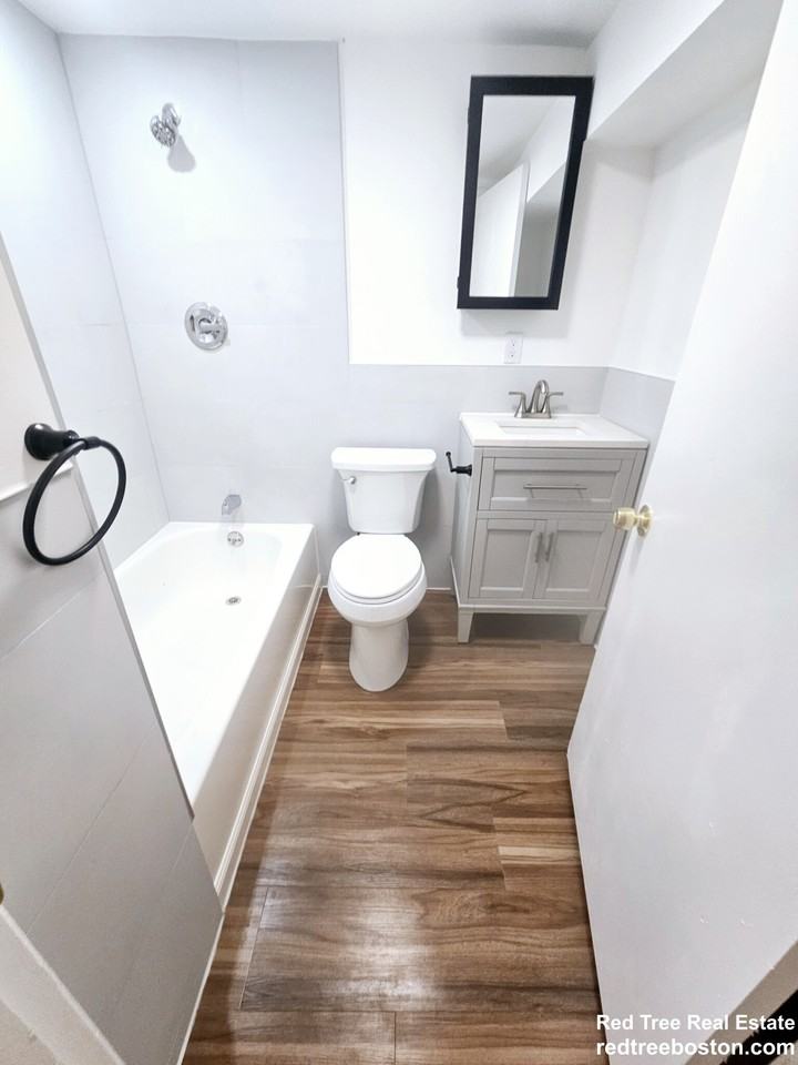 684 Parker St #1 - Photo 5 of 13