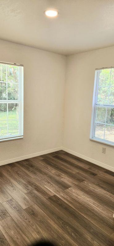 125 Goodrich Ave - Photo 5 of 9