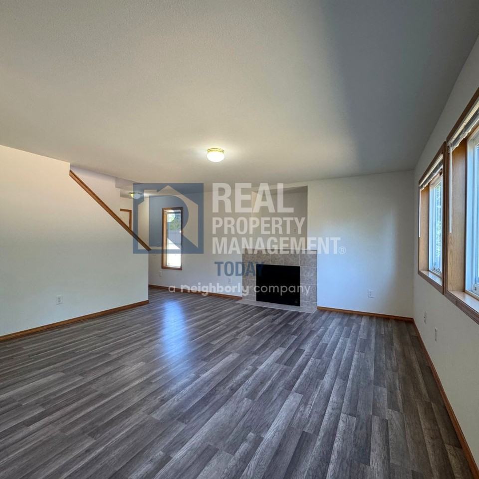 427 175th St S - Photo 5 of 10