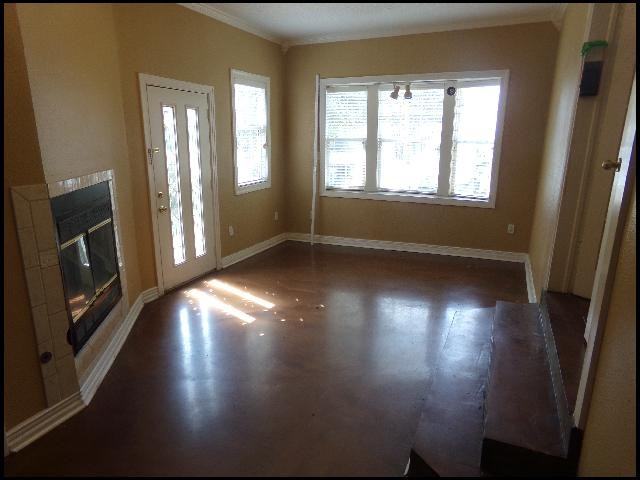 1217 Look St - Photo 4 of 10