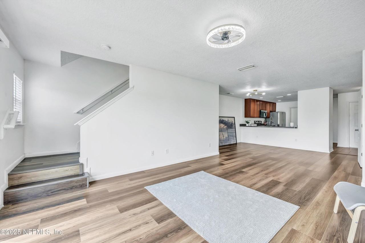 427 Cabernet Pl - Photo 4 of 15