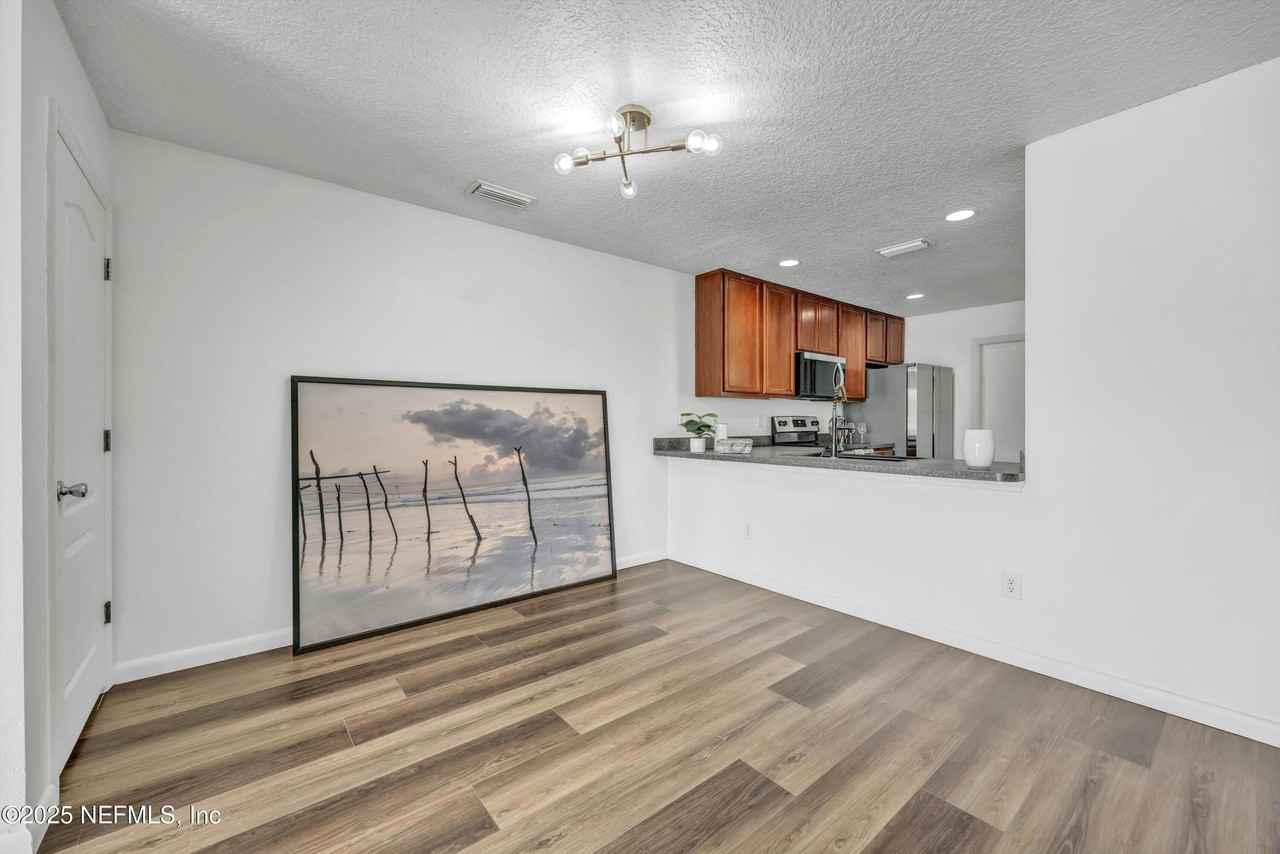 427 Cabernet Pl - Photo 7 of 15