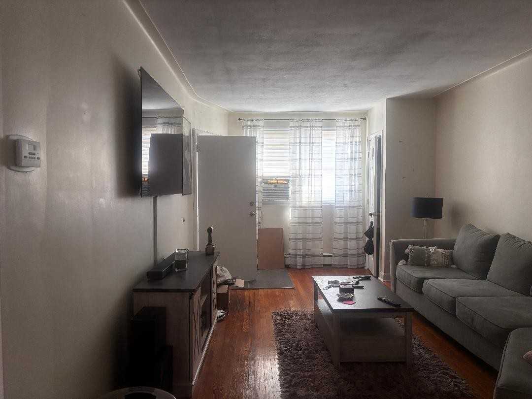 15 Dongan Ave - Photo 3 of 9