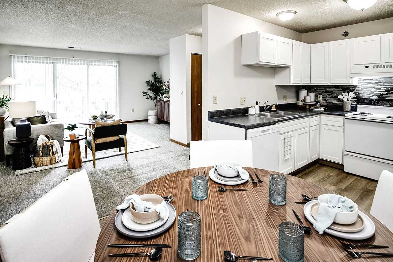 Somerset - Photo 2 of 48