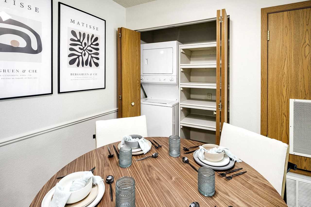 Somerset - Photo 5 of 48