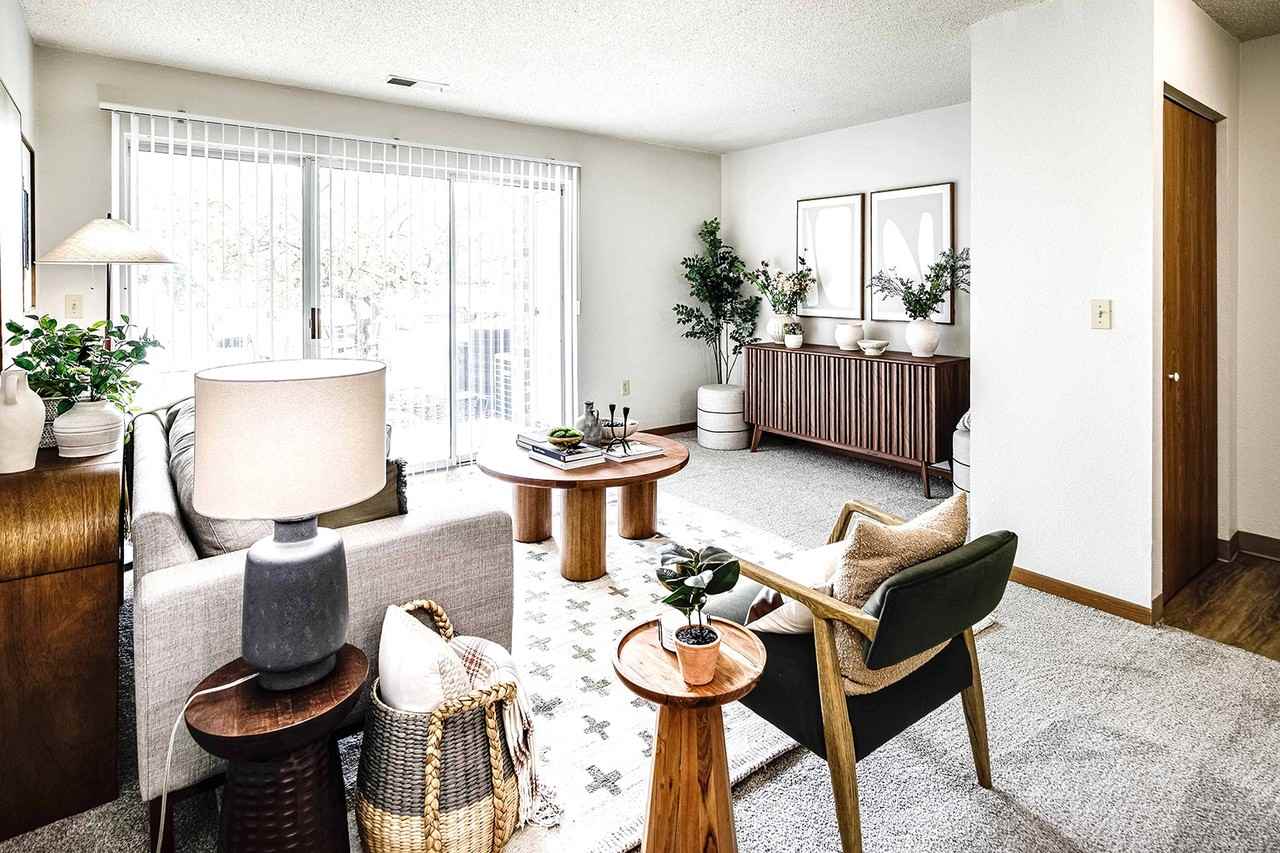 Somerset - Photo 3 of 48