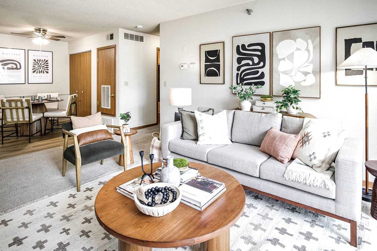 Somerset - Photo 4 of 48