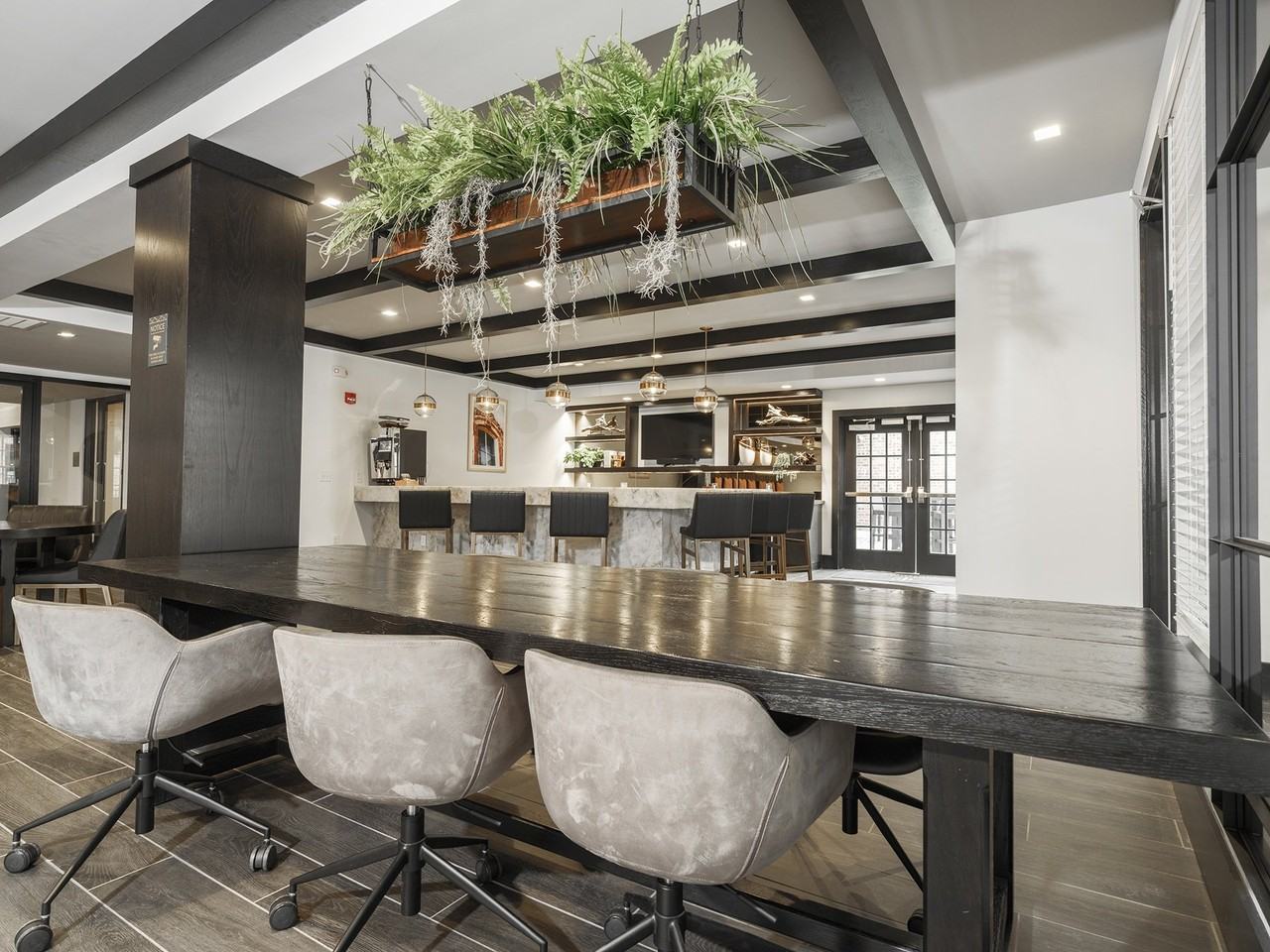 Capital Collective Luxury Apartments - Photo 7 of 45