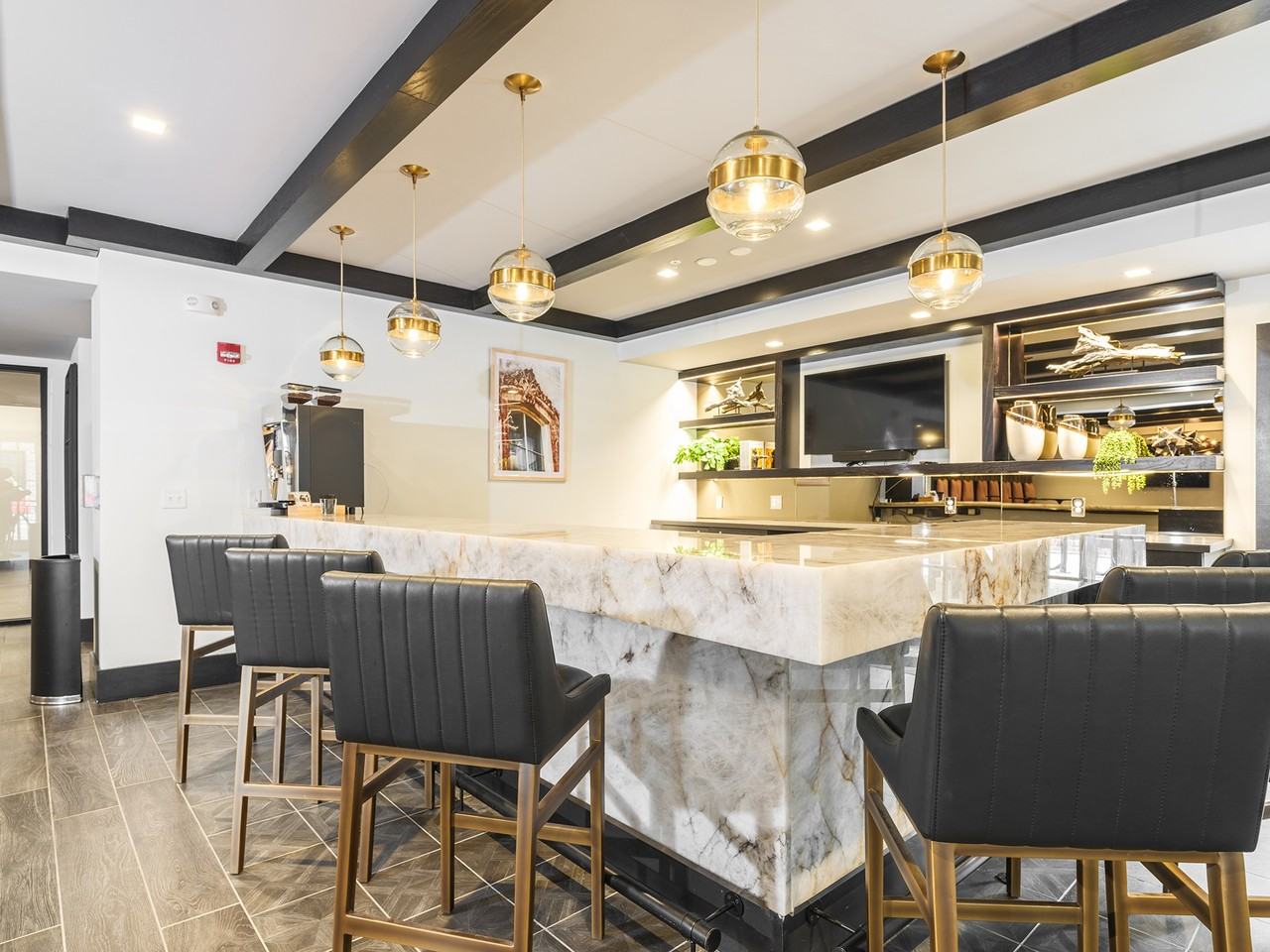 Capital Collective Luxury Apartments - Photo 4 of 45