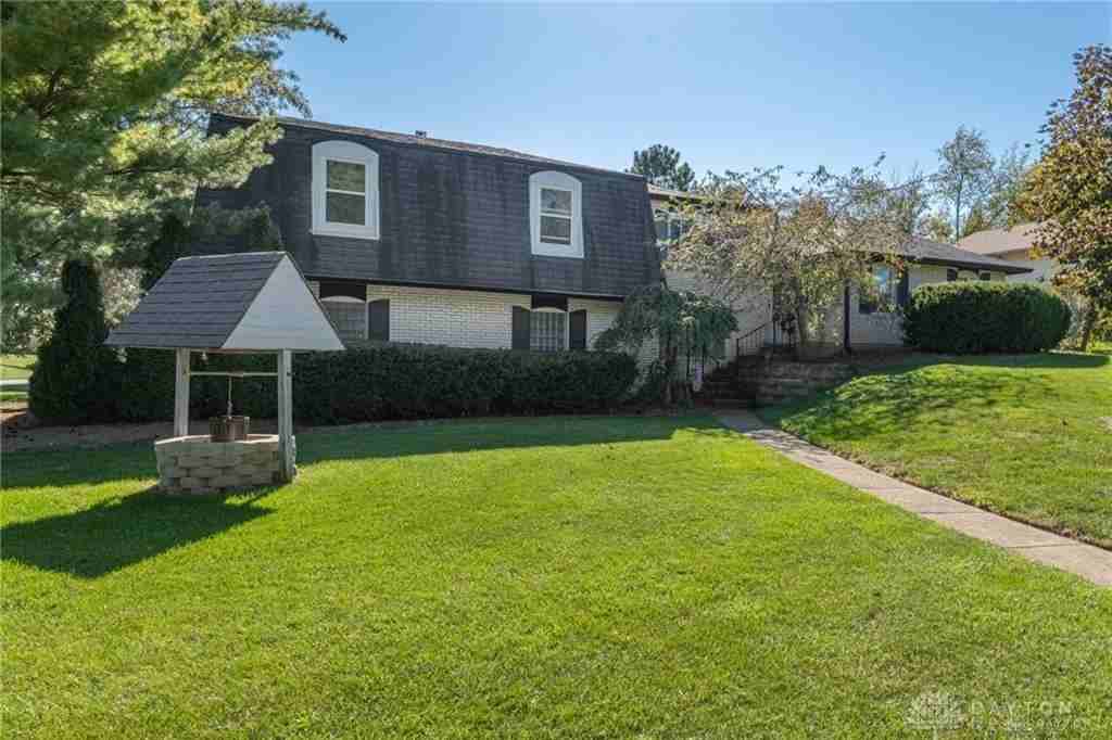 111 Beacon Hill Dr - Photo 2 of 2