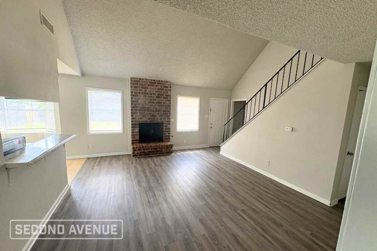 10122 Sagedowne Ln - Photo 2 of 18
