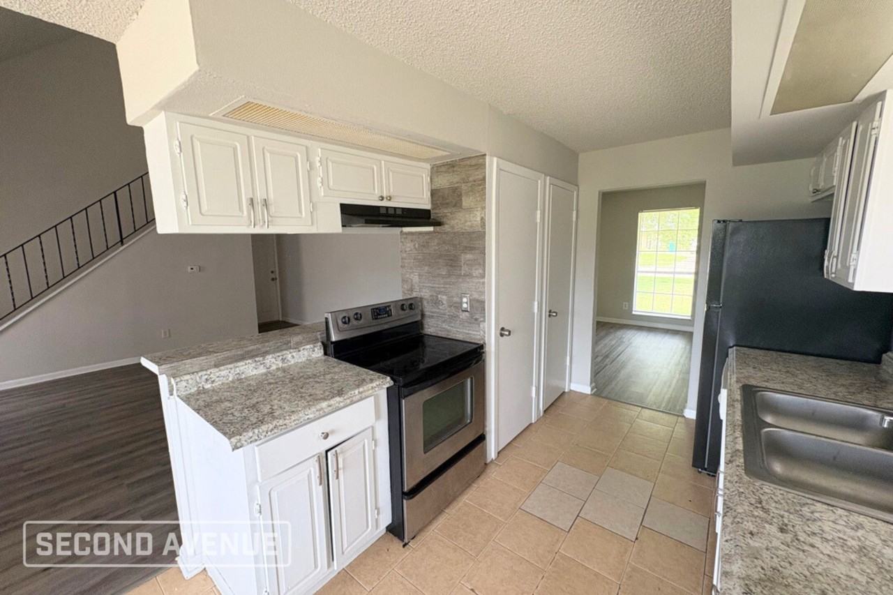10122 Sagedowne Ln - Photo 4 of 18