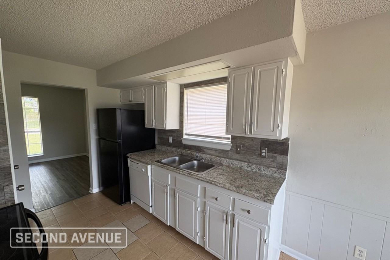 10122 Sagedowne Ln - Photo 5 of 18