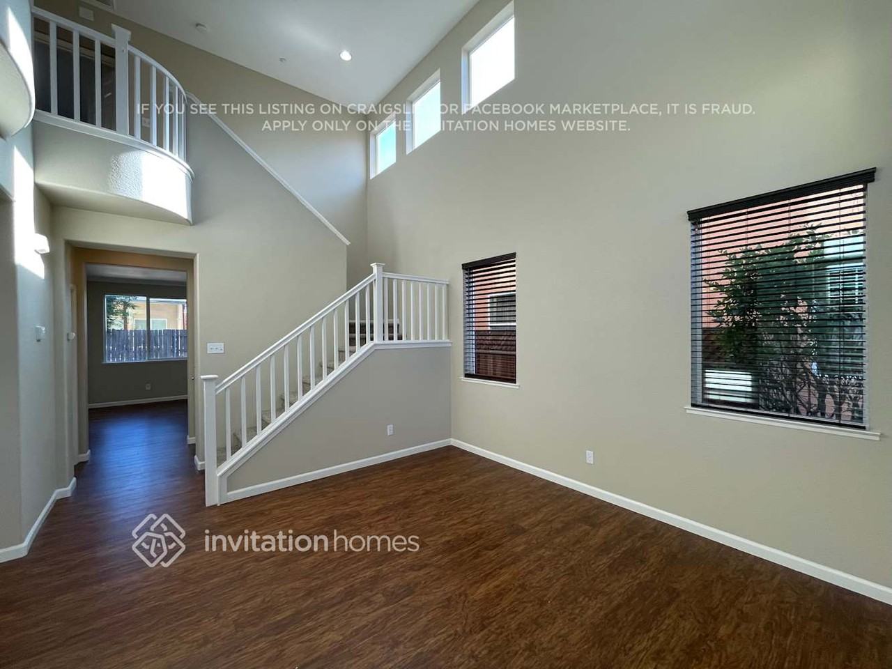 1878 Hardy Dr - Photo 3 of 17