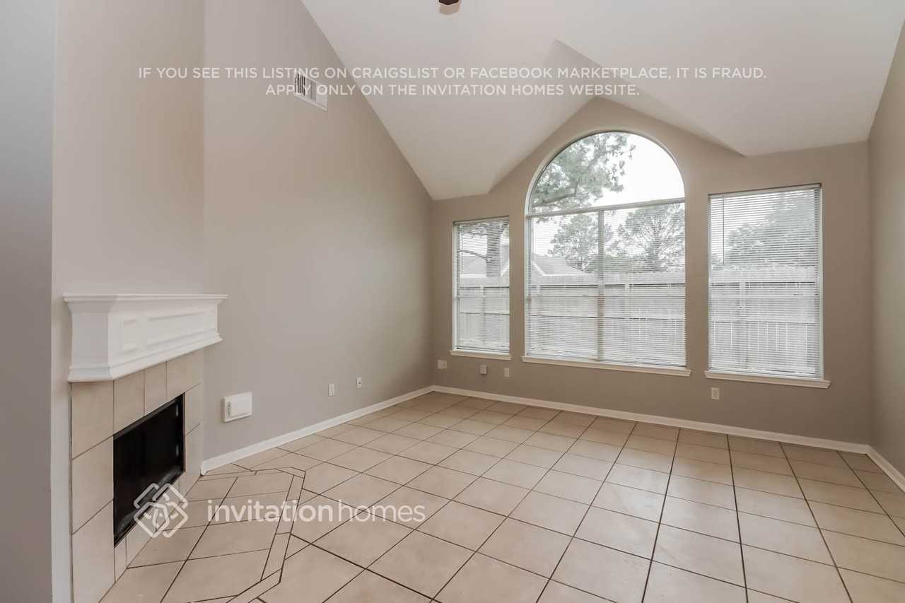 16811 Valley Palms Dr - Photo 4 of 15