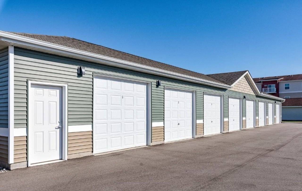 810 Roberts Road - Photo 4 of 49