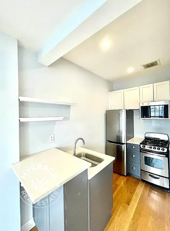 11A Spencer Pl #4 - Photo 6 of 15