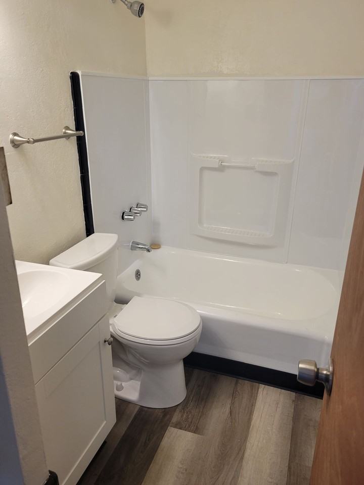 Garden Villa Apartments - Photo 5 of 27