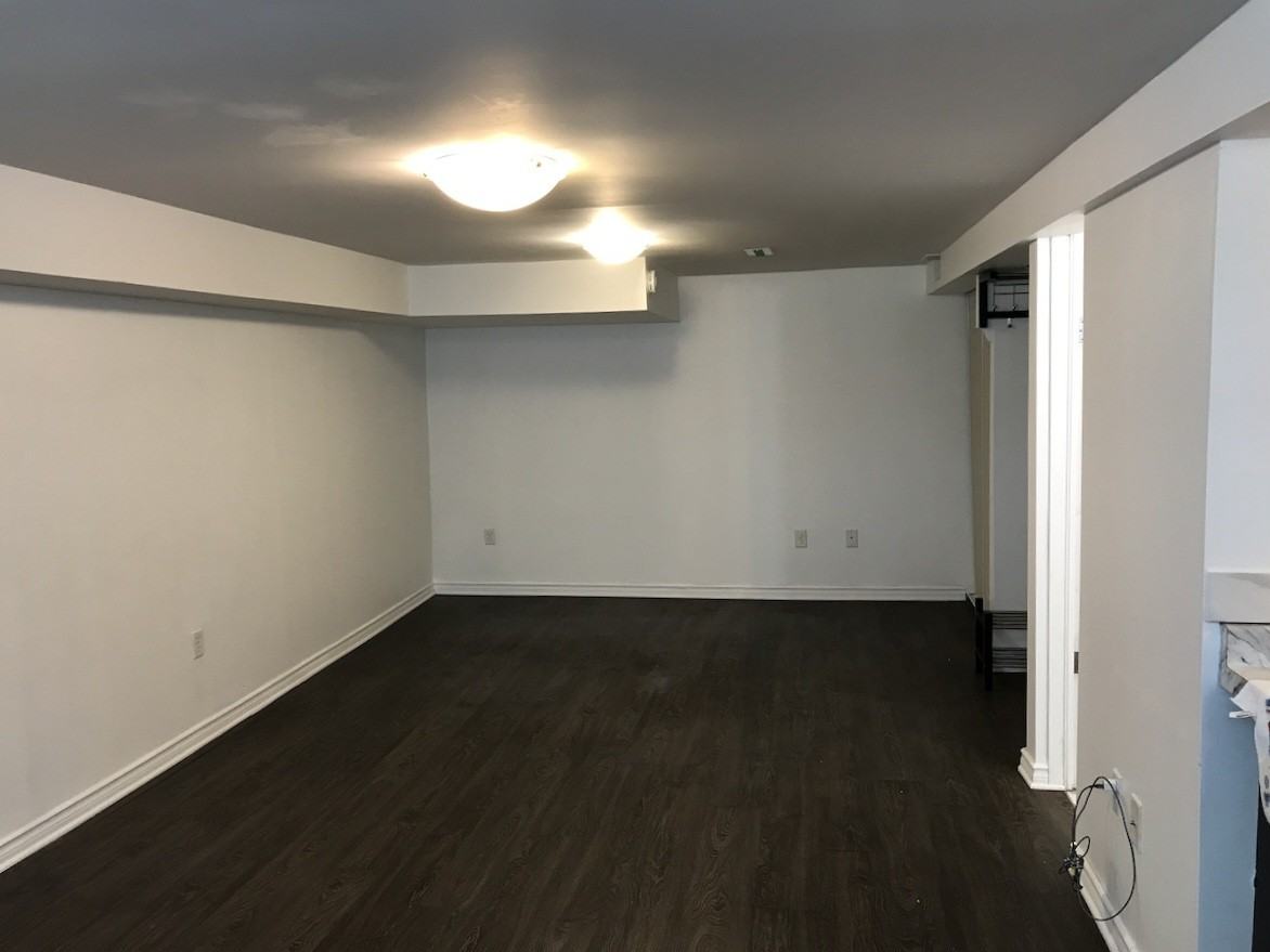 21 Aloma Crescent - Photo 2 of 6