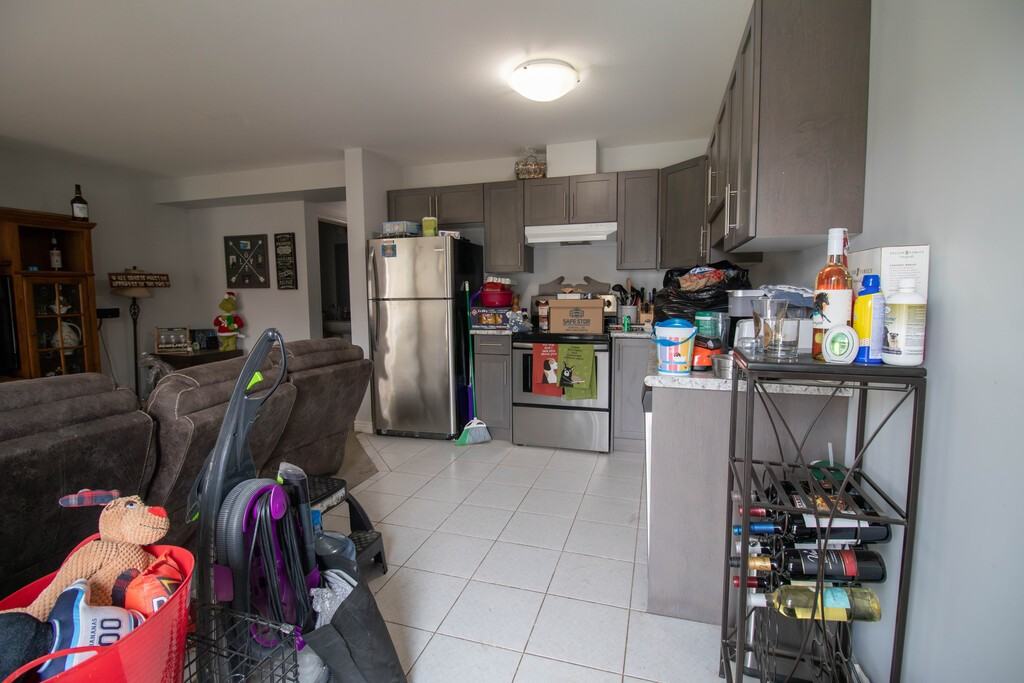 165 Heron St - Photo 2 of 38