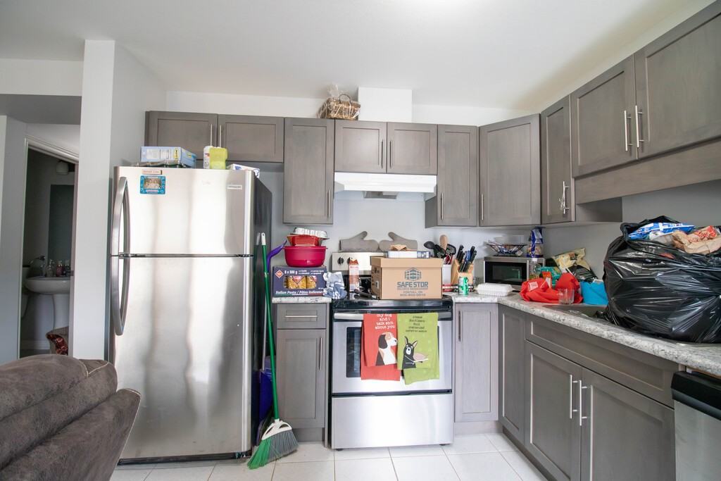 165 Heron St - Photo 3 of 38