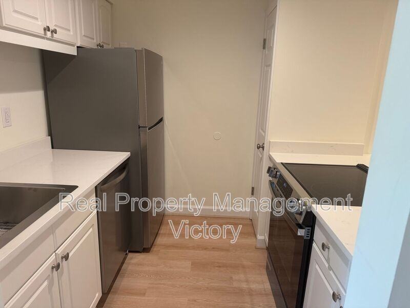 157 Old Montgomery Hwy Apt A - Photo 2 of 13