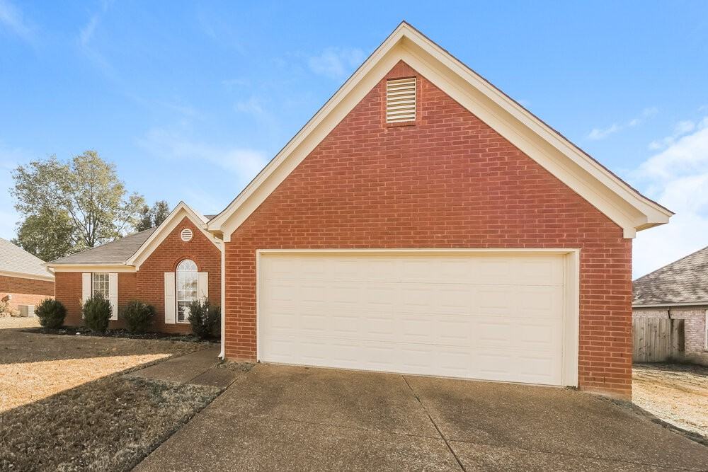 165 Garden View Dr - Photo 3 of 16