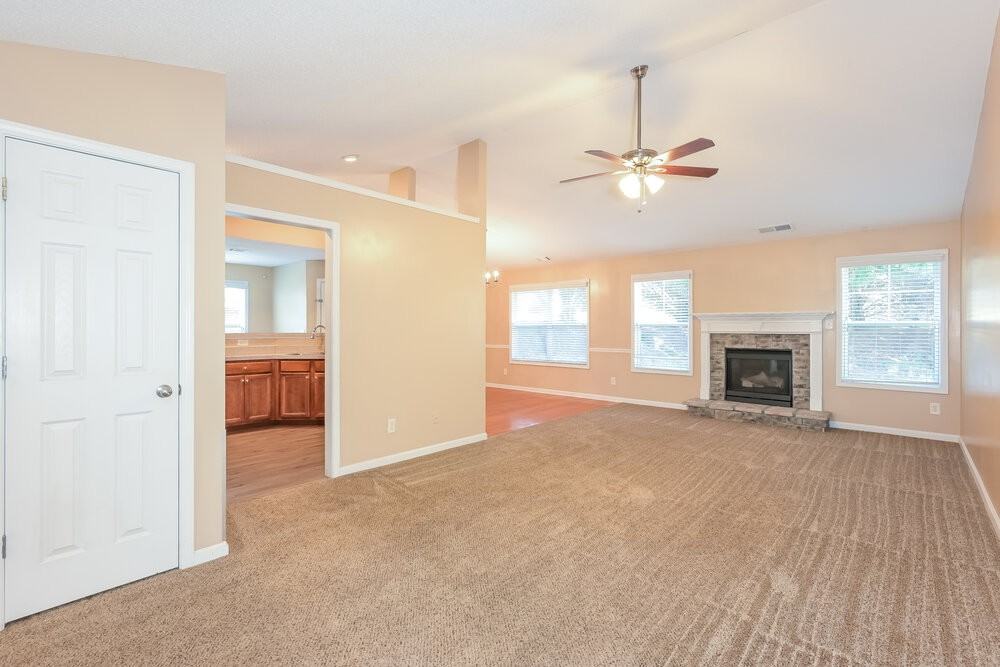 3733 Plymouth Rock Dr - Photo 4 of 17