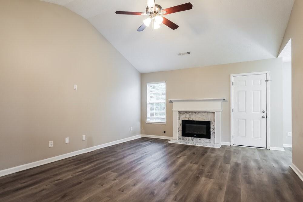 9046 Jenni Cir - Photo 4 of 17