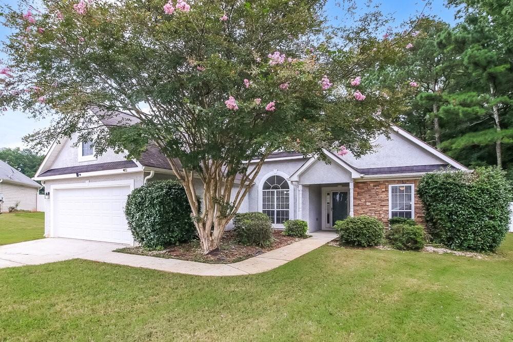 1303 Vine Cir - Photo 5 of 17