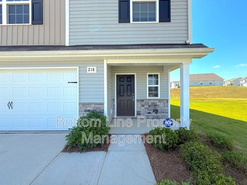 218 Caley St - Photo 2 of 29