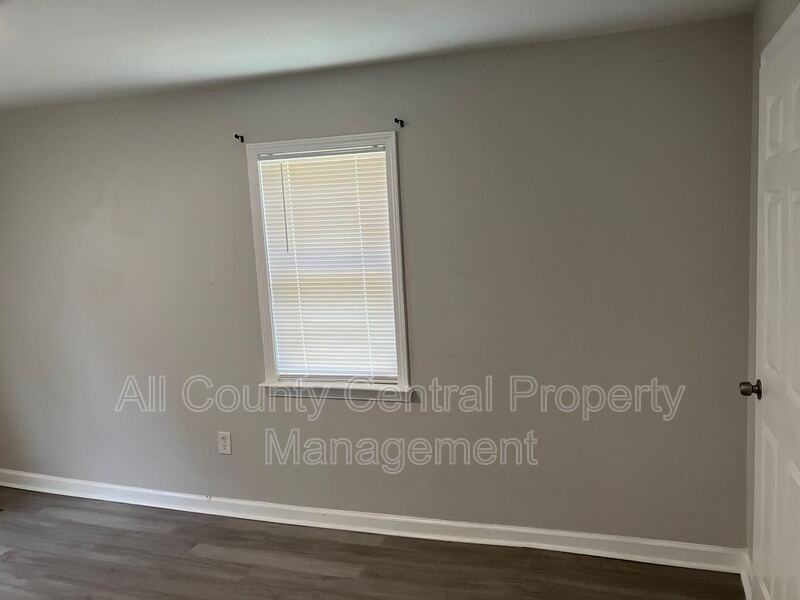 3115 Parkwood Road - Photo 4 of 12