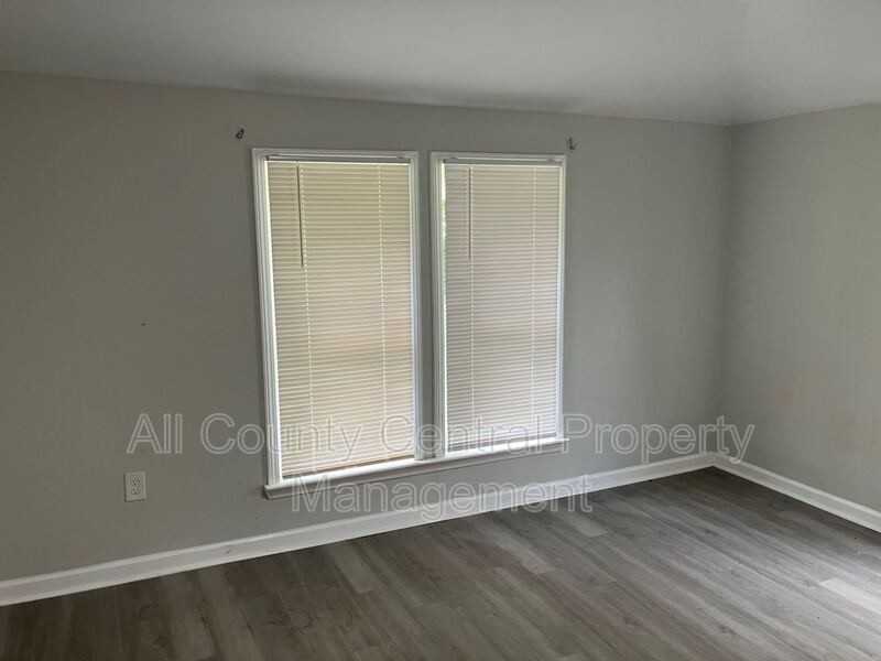 3115 Parkwood Road - Photo 6 of 12