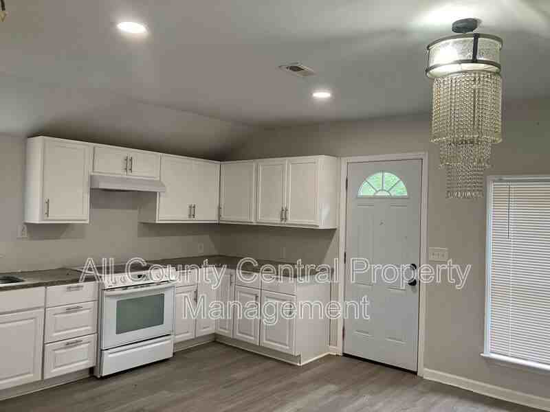 3115 Parkwood Road - Photo 3 of 12