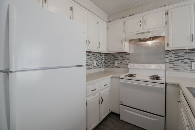 571 Garnet Dr #NA - Photo 5 of 17