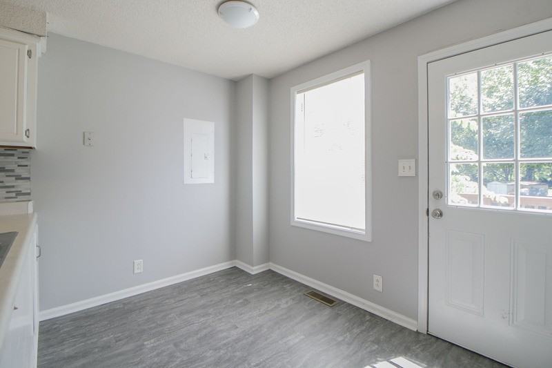 571 Garnet Dr #NA - Photo 6 of 17